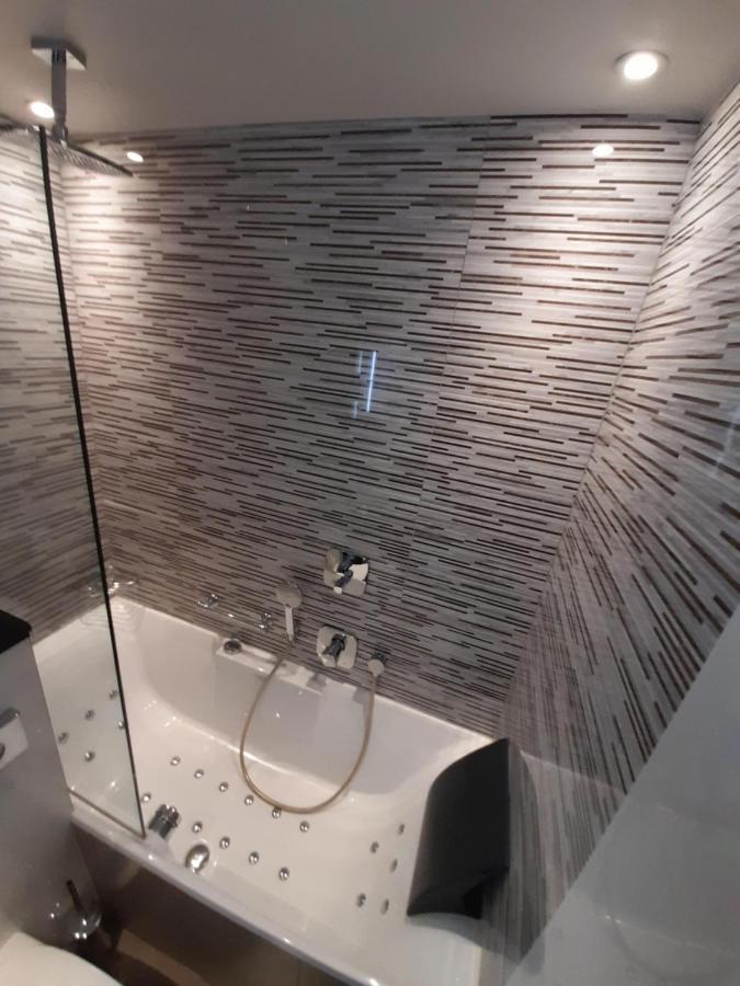 Mercure Paris Arc De Triomphe Wagram Kültér fotó